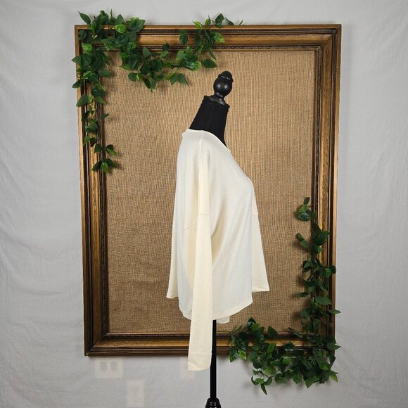 Lucky Brand Long Sleeve Pocket Crew Sweater - Picture 3 of 11